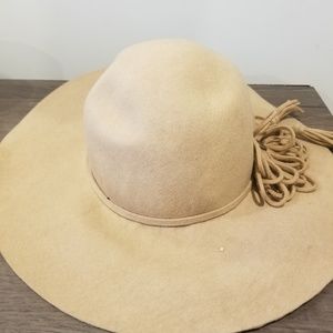 Fashionable fall/winter hat